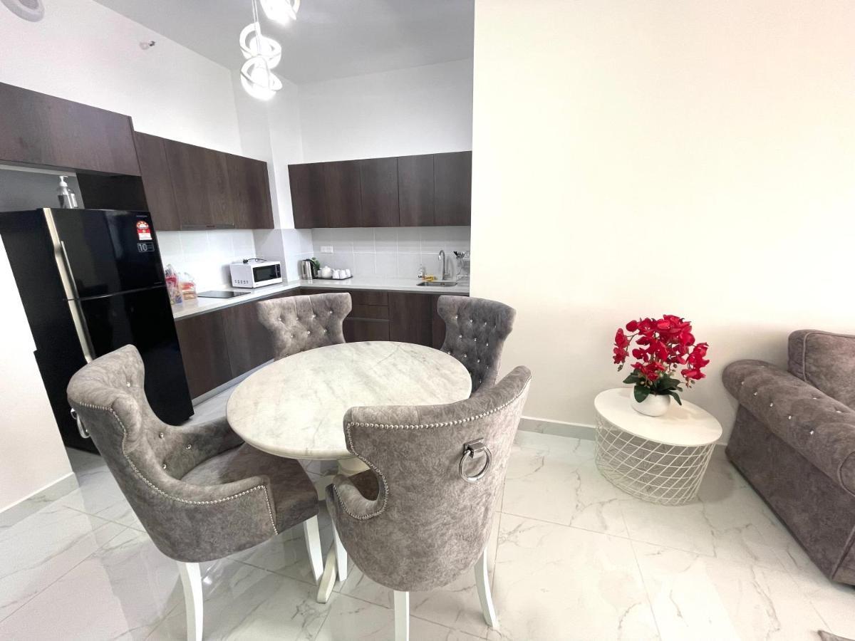 Deena Suite At Troika ,โกตาบารู ภายนอก รูปภาพ